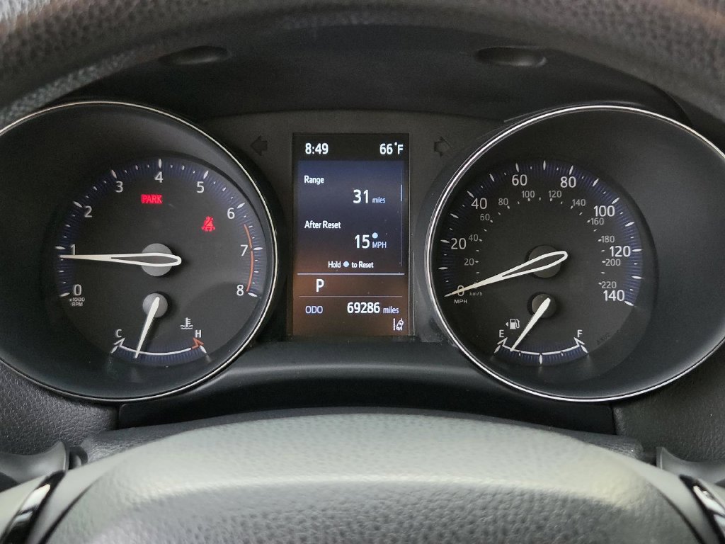 Used 2021 Toyota C-HR LE FWD image 28