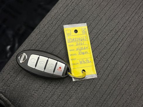 Used 2021 Nissan Rogue SV image 30