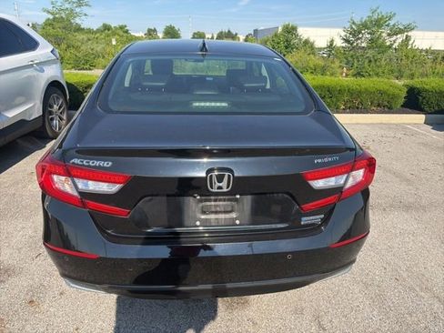 Used 2018 Honda Accord Touring image 6