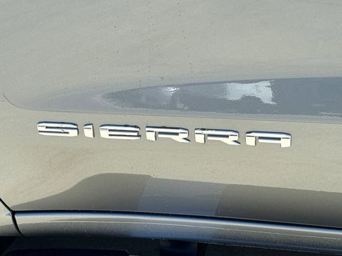 Used 2026 GMC Sierra 1500 SLT w/ SLT Premium Plus Package image 10