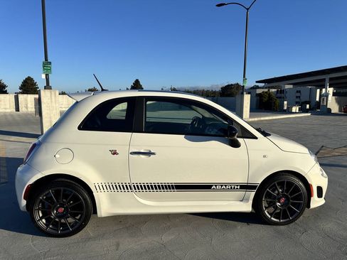 Used 2013 FIAT 500 Abarth w/ Beats Audio Pkg FWD image 5