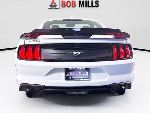 Used 2022 Ford Mustang Coupe RWD image 6