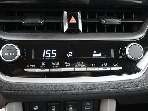 Used 2024 Toyota Corolla Cross LE AWD/4WD image 25