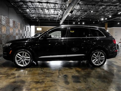 Used 2018 Audi Q7 3.0T Prestige AWD/4WD image 11