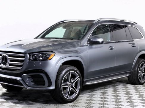 Used 2025 Mercedes-Benz GLS 450 4MATIC w/ AMG Line Exterior image 3