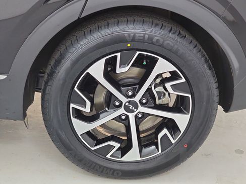 Used 2024 Kia Sportage EX image 32