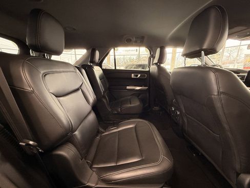 Used 2021 Ford Explorer XLT w/ Equipment Group 202A image 27