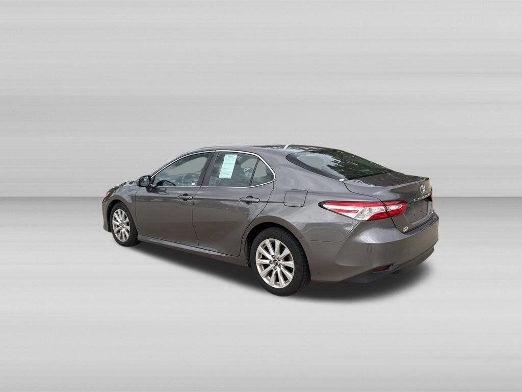 Used 2018 Toyota Camry LE FWD image 8