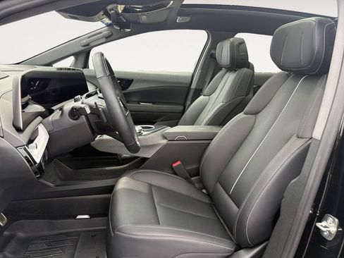 Certified 2026 Cadillac Optiq Sport 2 w/ LPO, Floor Liner Package AWD/4WD image 9