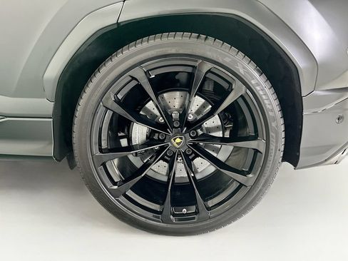 Used 2020 Lamborghini Urus AWD/4WD image 31