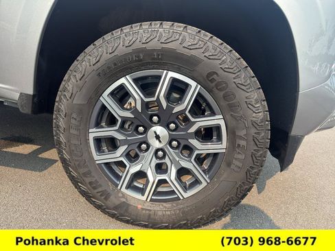 Used 2025 Chevrolet Colorado Z71 w/ Z71 Convenience Package 2 AWD/4WD image 33