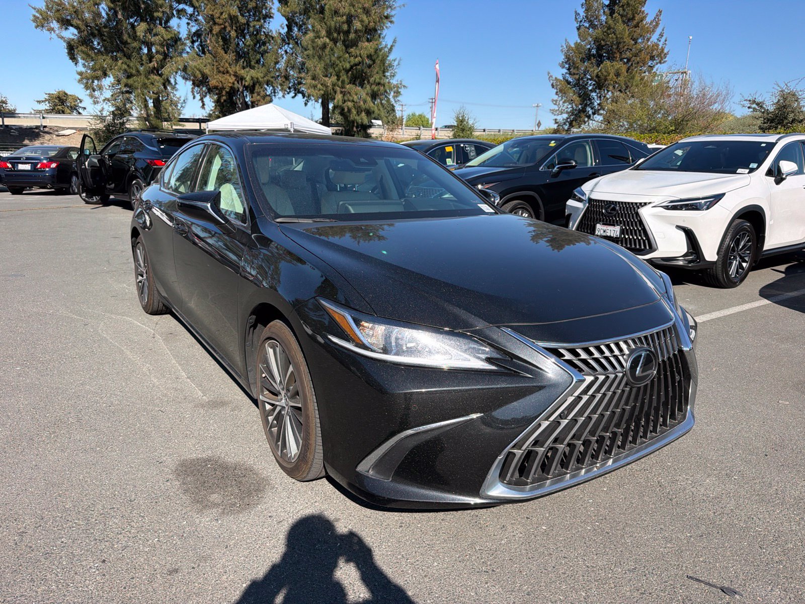 Used 2024 Lexus ES 300h w/ Premium Package FWD image 1