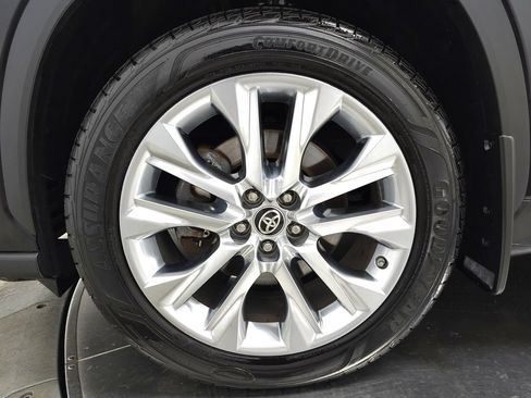 Used 2023 Toyota Highlander Limited AWD/4WD image 12