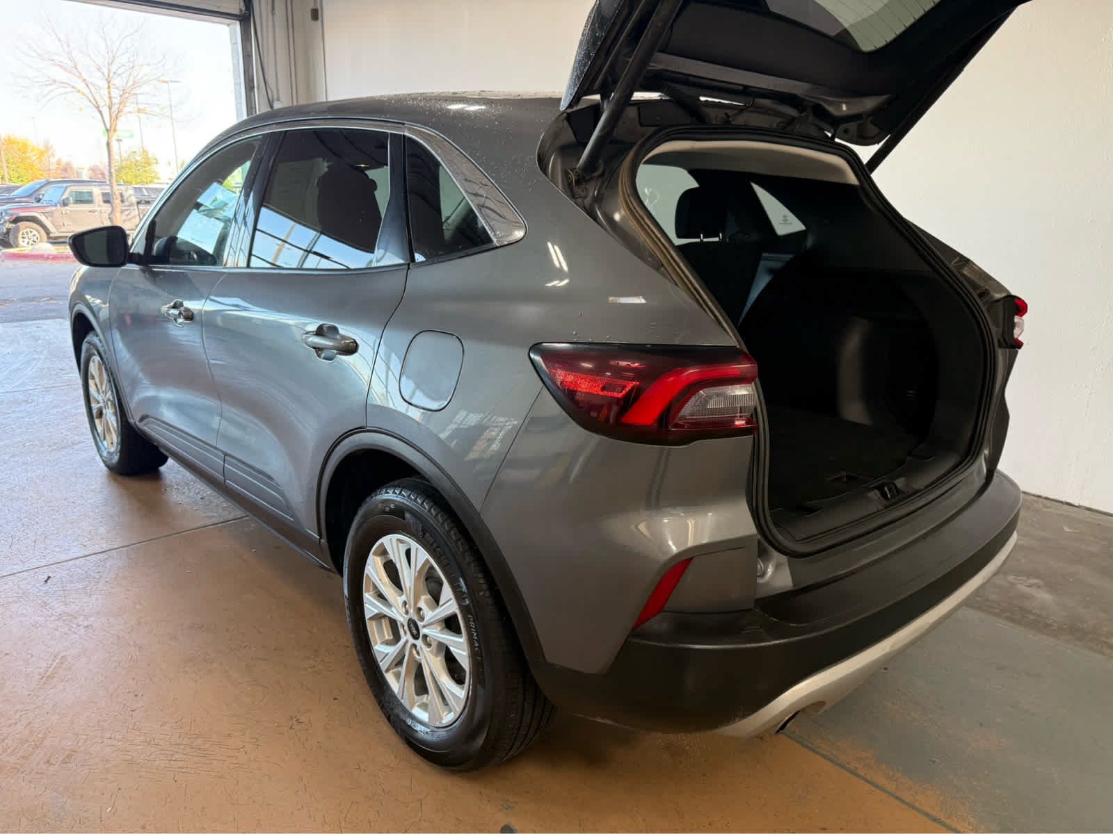 Used 2024 Ford Escape Active AWD/4WD image 4