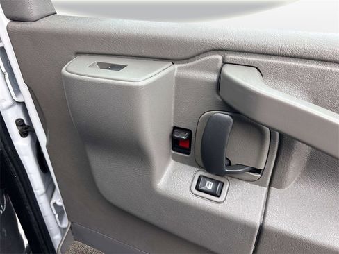 Used 2022 Chevrolet Express 3500 LT w/ LT Preferred Equipment Group image 17