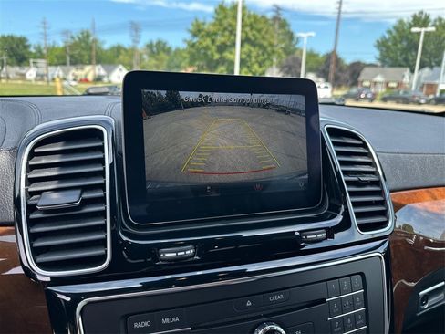 Used 2017 Mercedes-Benz GLS 450 4MATIC image 34
