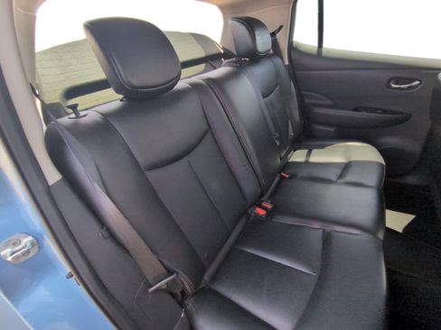 Used 2013 Nissan Leaf SL w/ Premium Pkg FWD image 18