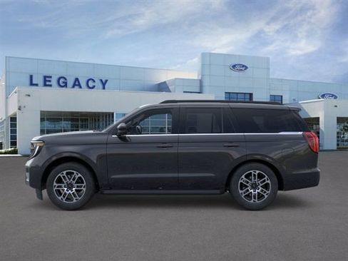 New 2025 Ford Expedition Active image 3