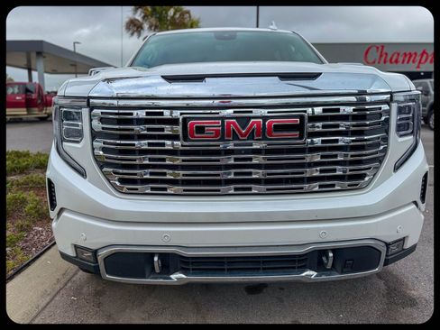 Used 2024 GMC Sierra 1500 Denali w/ Denali Reserve Package image 3