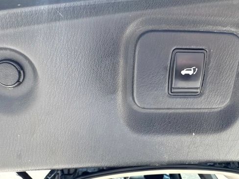 Used 2014 Nissan Pathfinder SL w/ Cargo Package FWD image 26