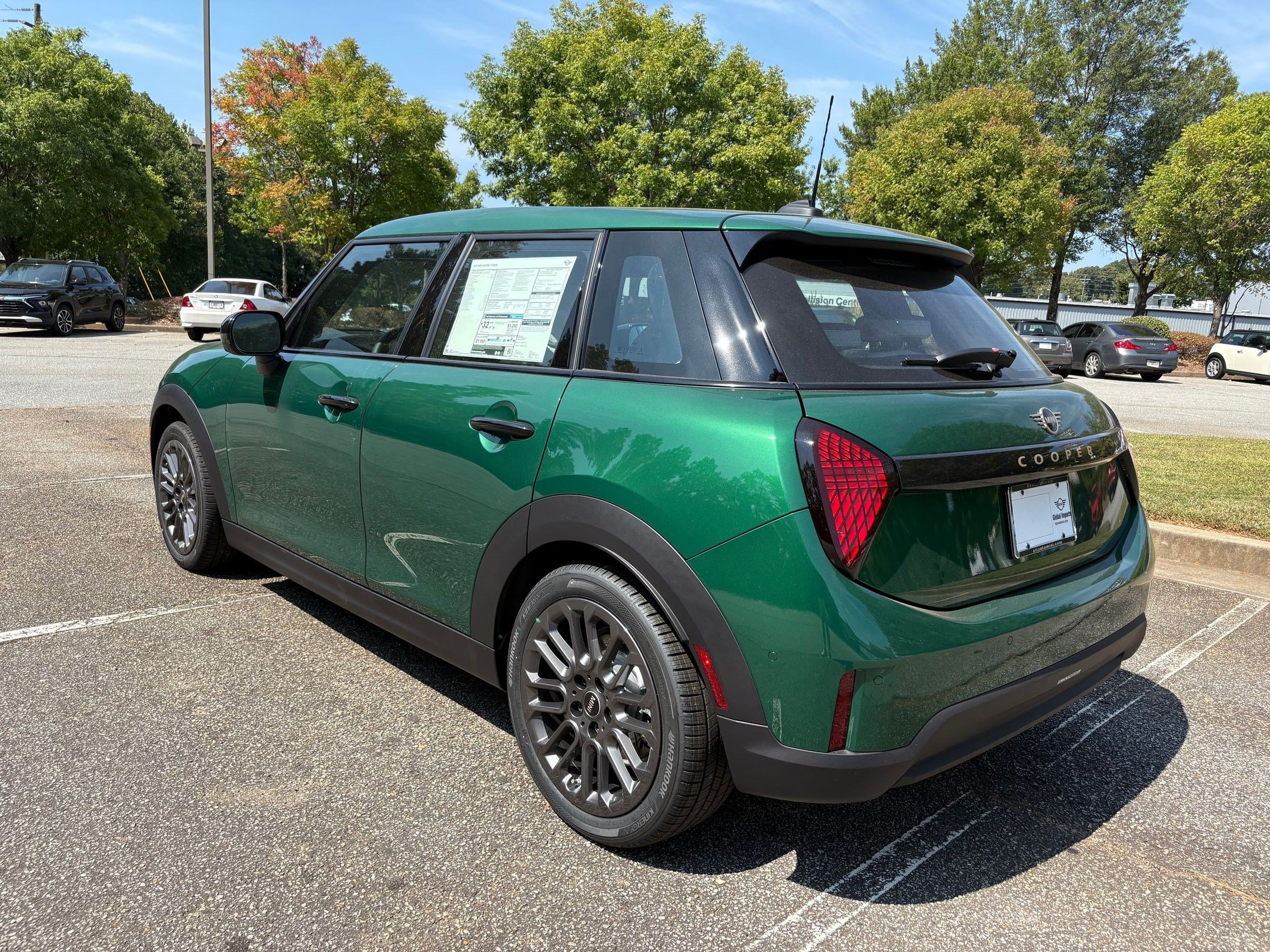 Used 2026 MINI Cooper 4-Door Hardtop FWD image 3
