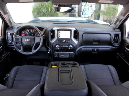 Used 2024 Chevrolet Silverado 2500 W/T w/ WT/CX Safety Package AWD/4WD image 28
