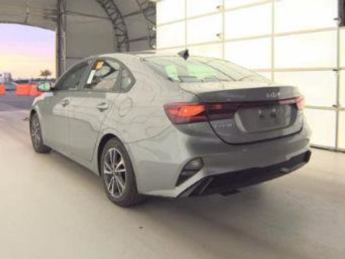 Used 2023 Kia Forte LXS FWD image 4