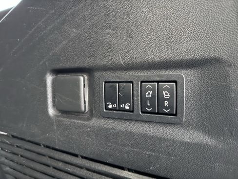 Used 2022 Chevrolet Suburban Premier w/ Premium Package image 16