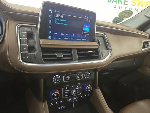 Certified 2023 Chevrolet Suburban High Country image 24