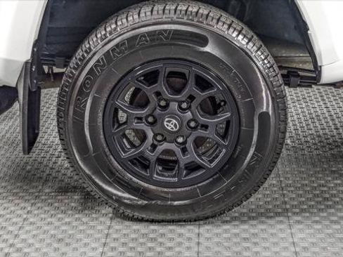 Used 2022 Toyota Tacoma SR5 RWD image 31