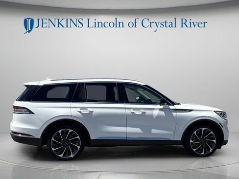 Used 2020 Lincoln Aviator Reserve w/ Equipment Group 202A AWD/4WD image 3