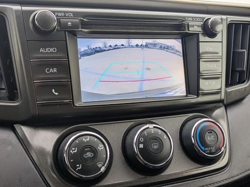 Used 2015 Toyota RAV4 LE image 19