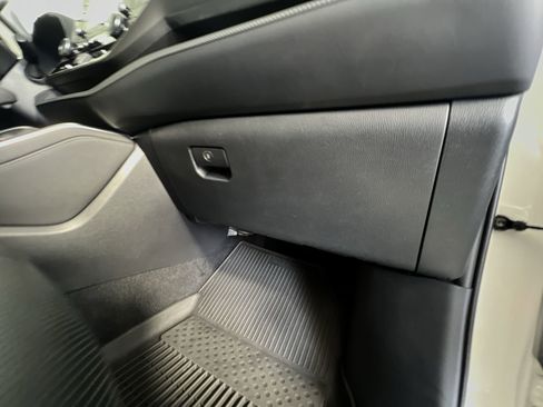 Used 2020 Toyota Highlander Limited FWD image 38