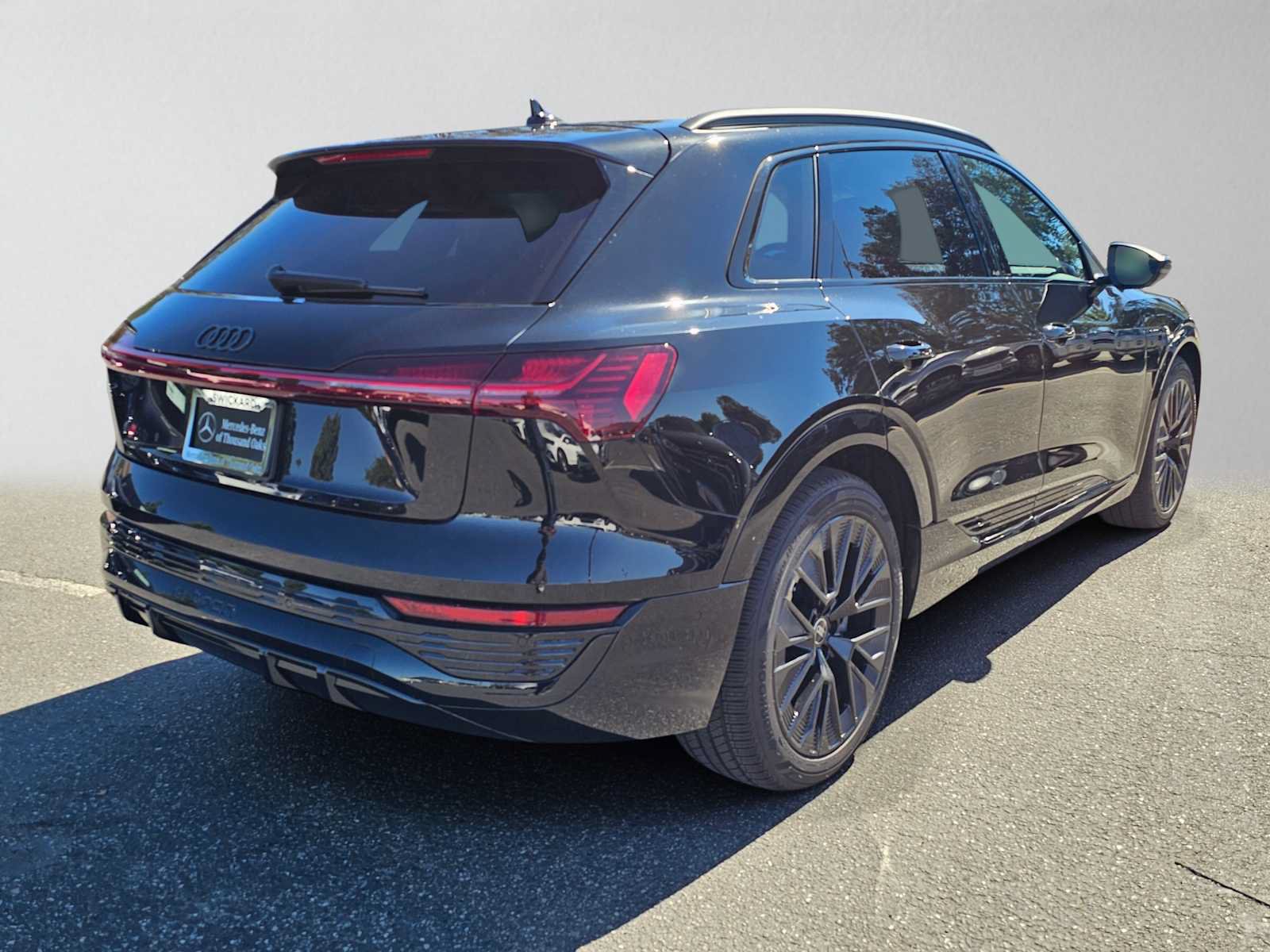 Used 2024 Audi Q8 e-tron Prestige w/ Prestige Package AWD/4WD image 3