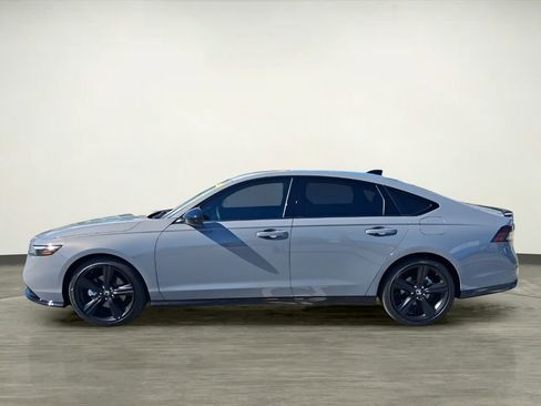 Used 2025 Honda Accord Sport image 2