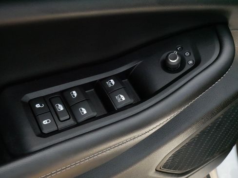 Used 2023 Jeep Grand Cherokee Laredo X AWD/4WD image 19