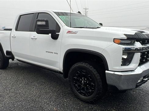 Certified 2022 Chevrolet Silverado 2500 LT w/ Convenience Package image 3