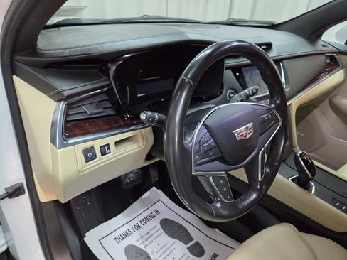 Used 2018 Cadillac XT5 Luxury w/ Driver Awareness Package AWD/4WD image 17