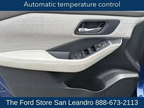 Used 2021 Nissan Rogue SV FWD image 15