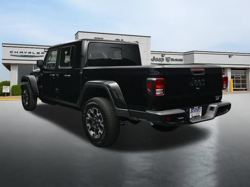 Used 2026 Jeep Gladiator Sport AWD/4WD image 3