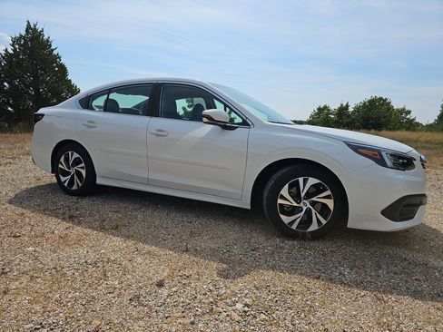 Used 2022 Subaru Legacy Premium image 2