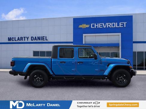 Used 2021 Jeep Gladiator Sport AWD/4WD image 6