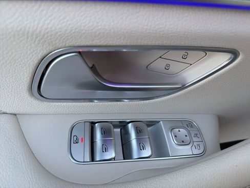 Used 2023 Mercedes-Benz GLS 450 4MATIC image 23