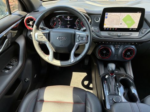 Used 2025 Chevrolet Blazer RS FWD image 21