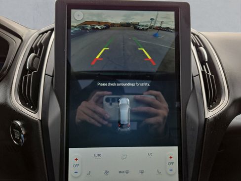 Used 2023 Ford Edge SEL image 19