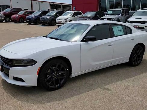 Used 2023 Dodge Charger SXT w/ Blacktop Package RWD image 4