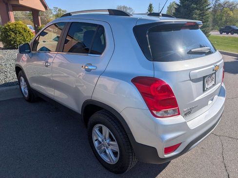 Used 2020 Chevrolet Trax LT w/ LT Convenience Package AWD/4WD image 7
