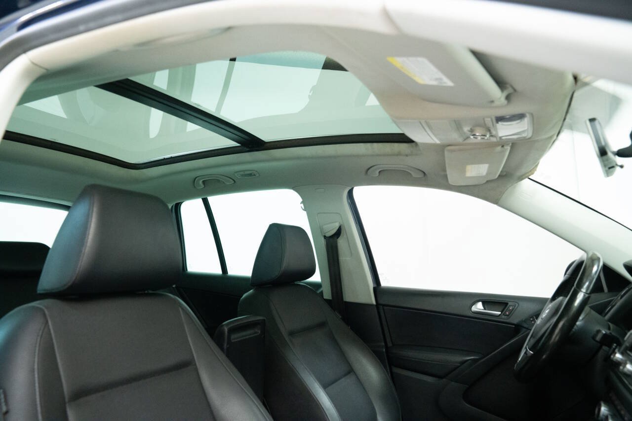 Used 2013 Volkswagen Tiguan SE FWD image 18