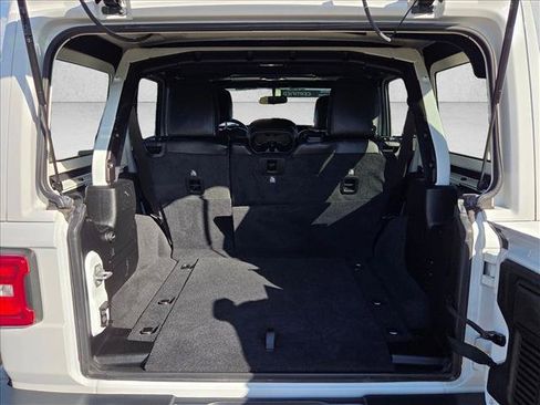 Used 2019 Jeep Wrangler Unlimited Sahara AWD/4WD image 6