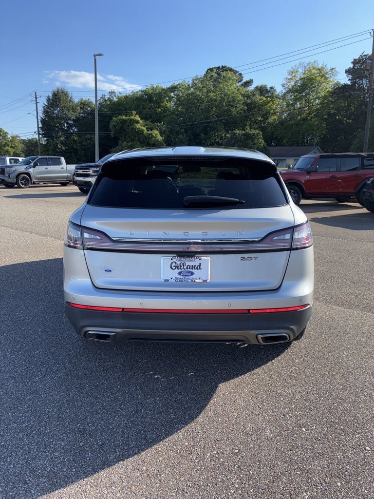 Used 2019 Lincoln Nautilus Reserve FWD image 9